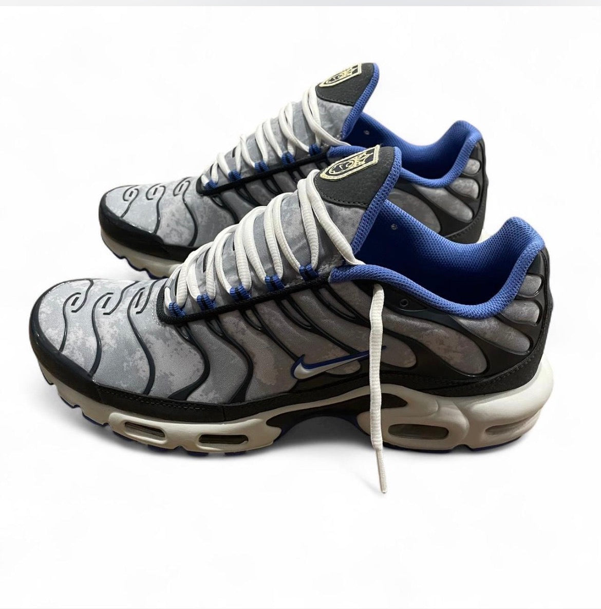 DQ3981-001 Nike Air Max Plus TN ‘Social F.C.’ (2022)