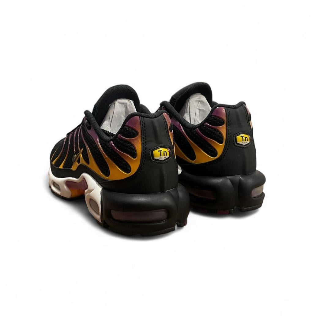 DX2663-001 Nike Air Max Plus TN ‘University Gold Viotech Purple’ (2022)