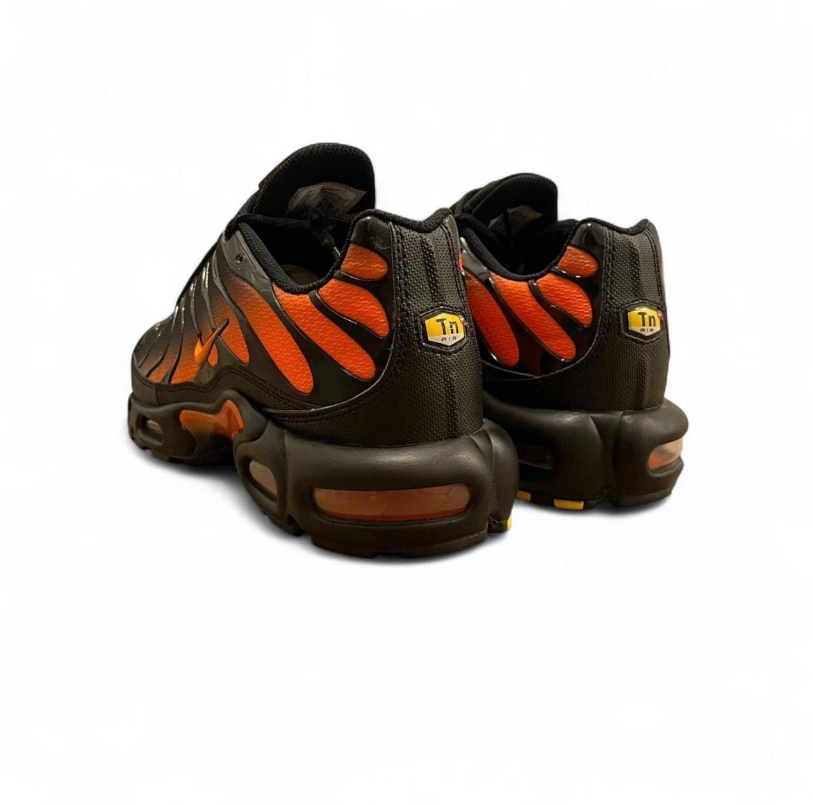DM0032-025 Nike Air Max Plus TN ‘Black Total Orange’ (2025)