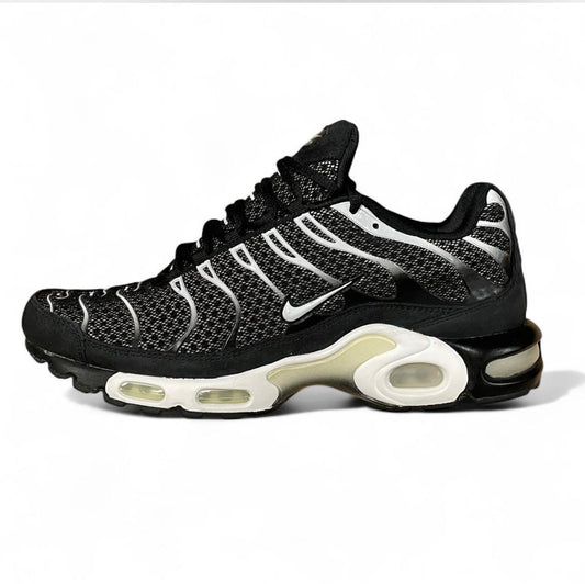 898018-001 Nike Air Max Plus TN ‘Black Sail’ (2017)