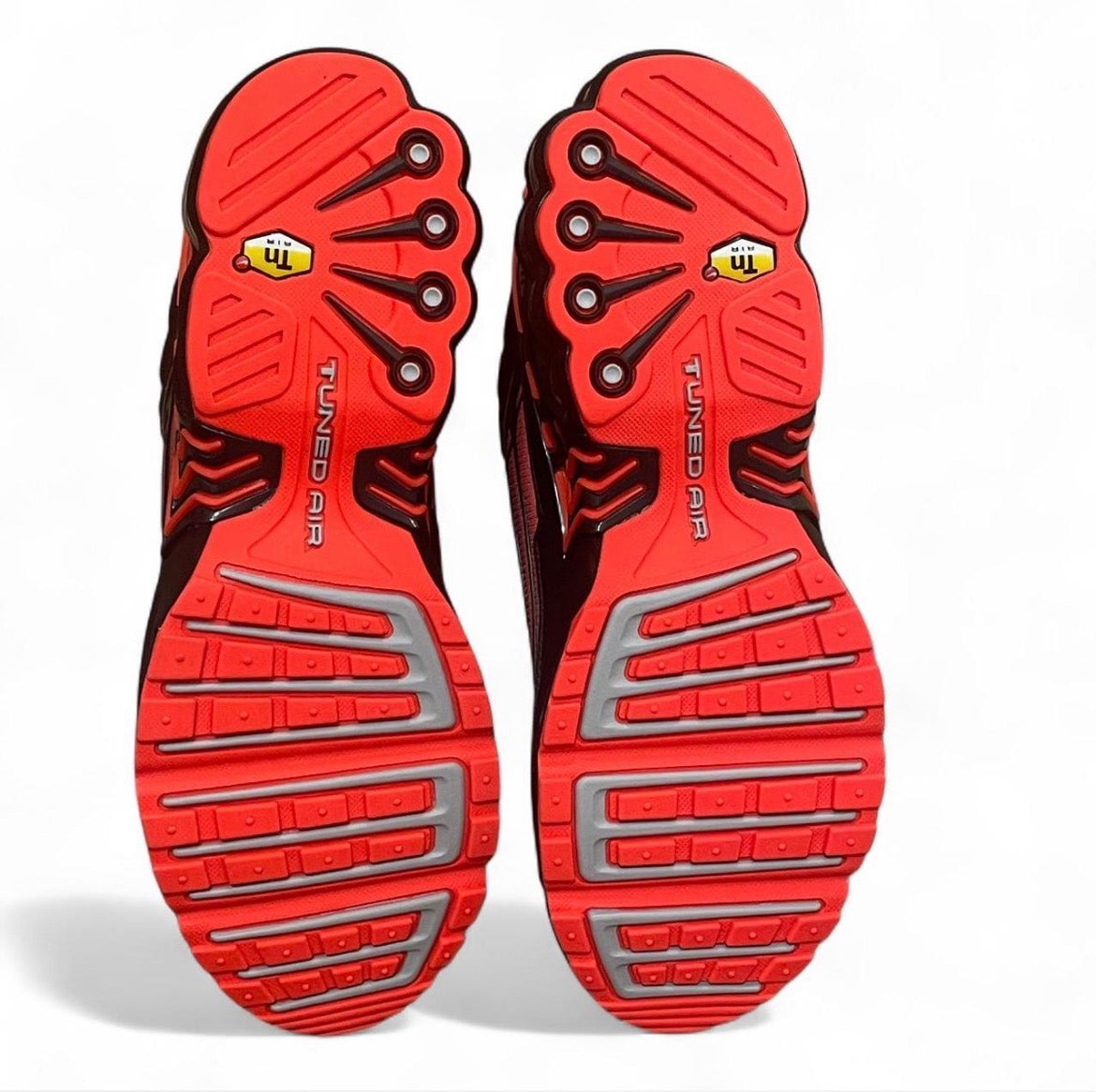 CT1693-002 Nike Air Max Plus TN3 ‘Deadpool’ (2020)