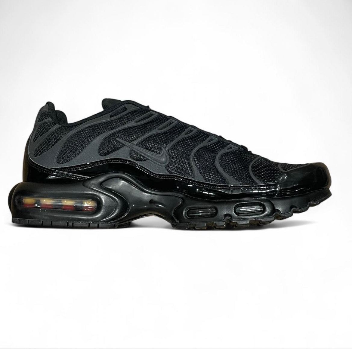FB8479-001 Nike Air Max Plus TN (Womens) ‘Reflective Black’ (2022)