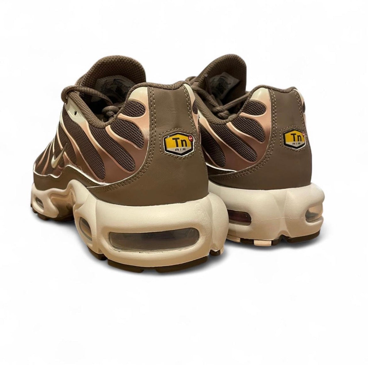 DZ3671-200 Nike Air Max Plus TN (Womens) ‘Mink Brown’ (2025)