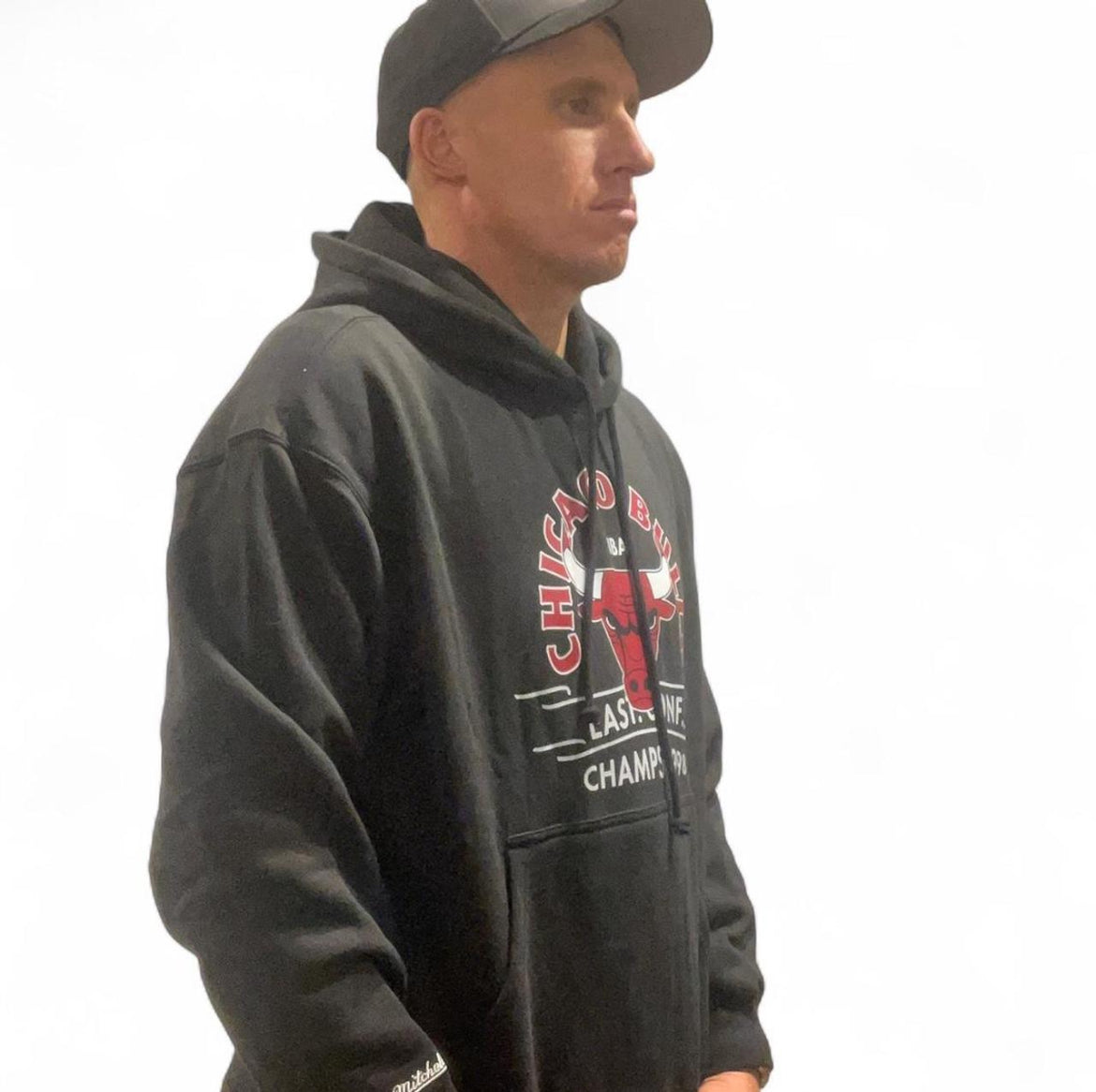 Mitchell & Ness Fleece Hoody ‘Chicago Bulls East. Conf. Champs 1998-Black’ (2024) MNCG2358