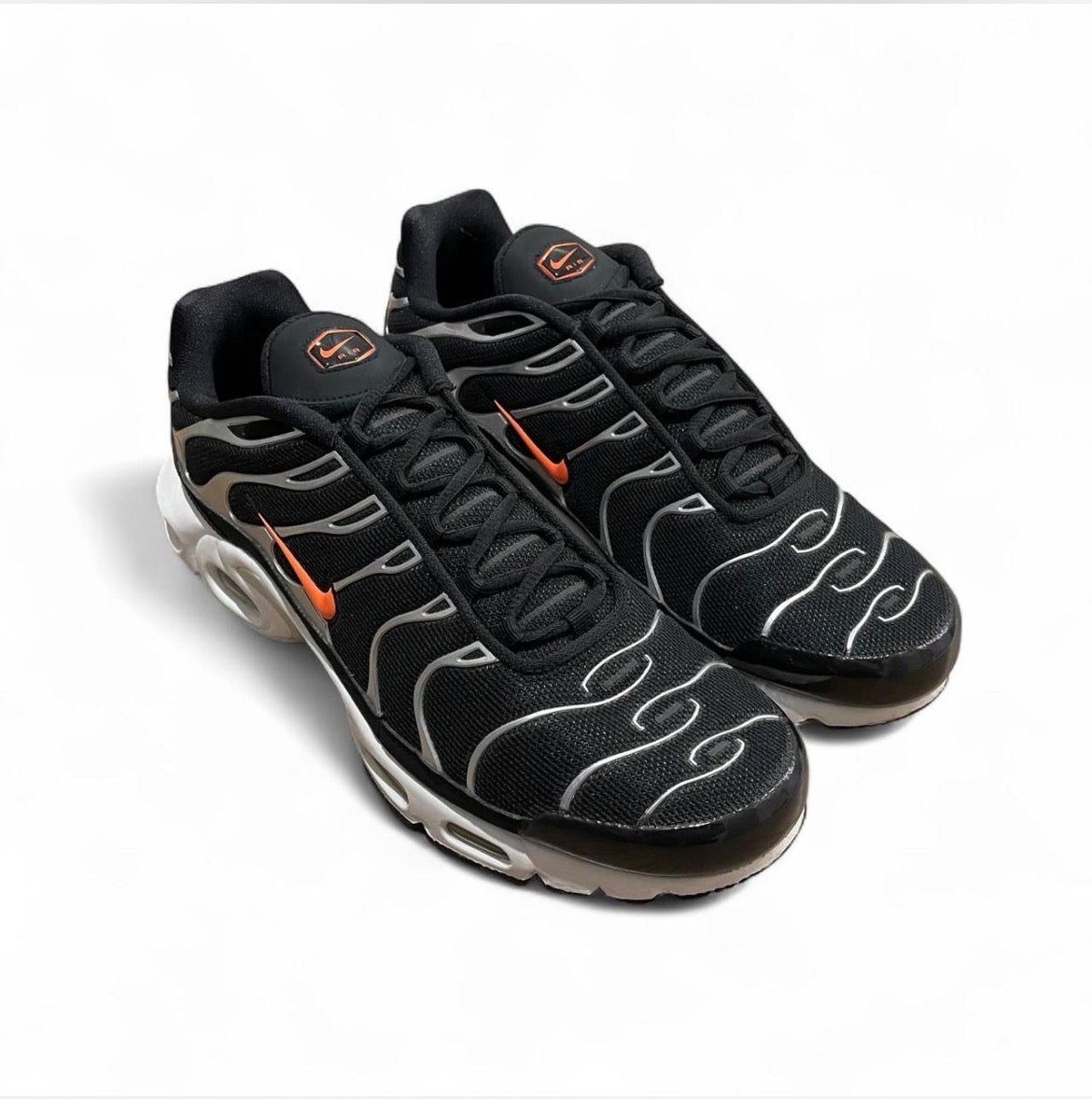 CD1533-001 Nike Air Max Plus ‘Black Dark Grey Hyper Crimson’ (2018)