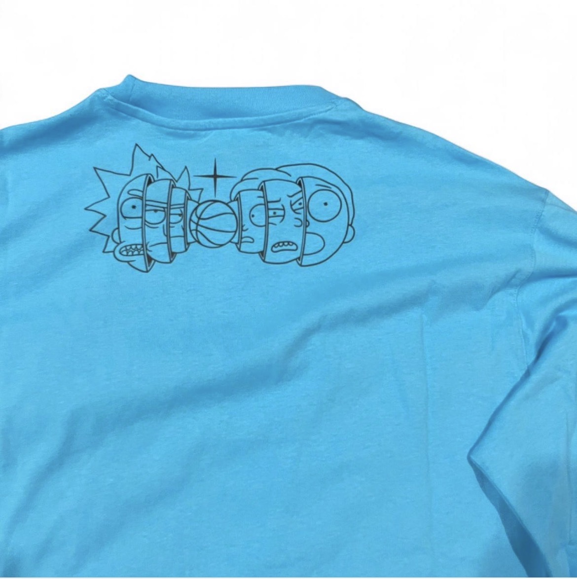 633099-01 PUMA HOOPS x Rick & Morty Long Sleeved Basketball T-Shirt
‘Bright Aqua’ (2025)