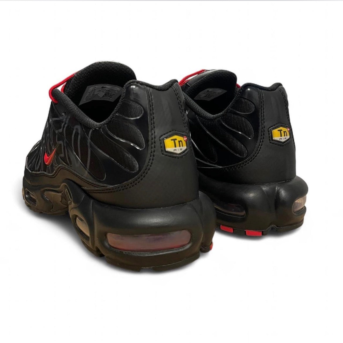 IH4459-001 Nike Air Max Plus TN ‘Tuned Air Black Red’ (2025)