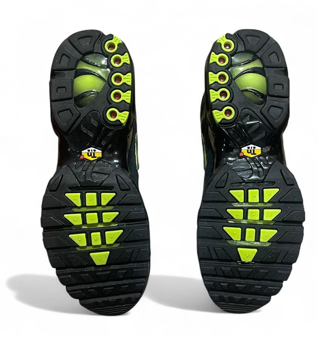 FQ2381-001 Nike Air Max Plus TN ‘Black Volt’ (2023)