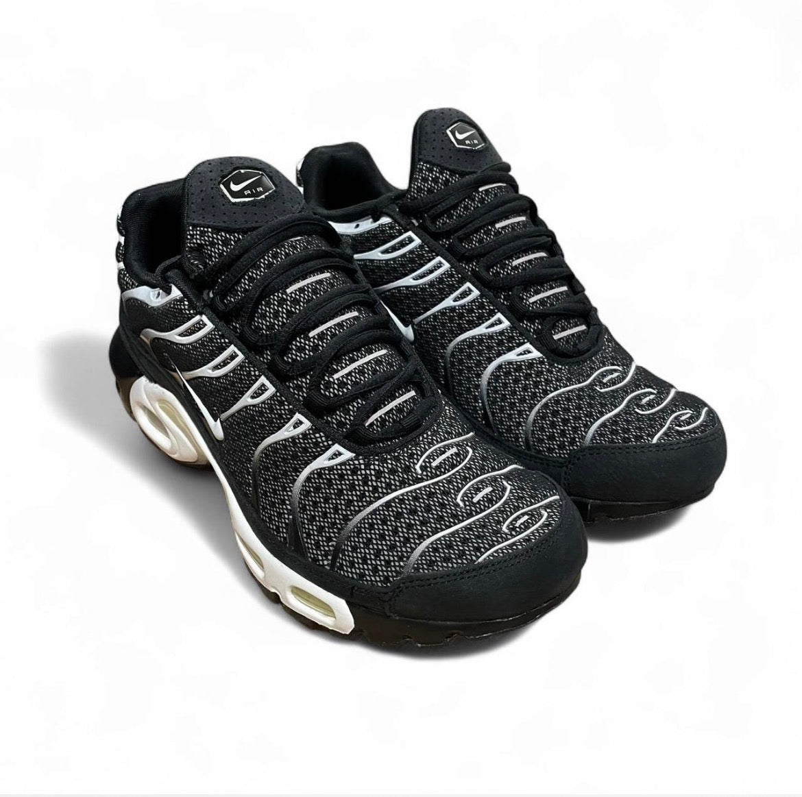 898018-001 Nike Air Max Plus TN ‘Black Sail’ (2017)