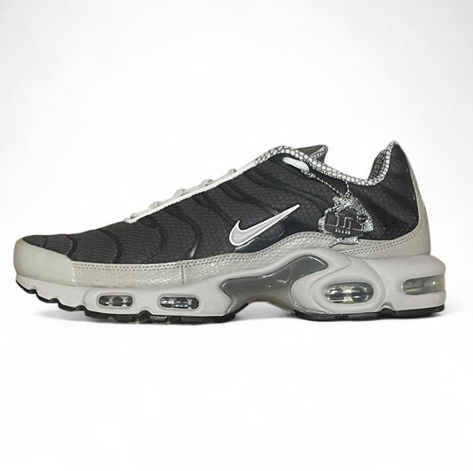 IB7679-200 Nike Air Max Plus TN ‘Year Of The Snake’ (2025)