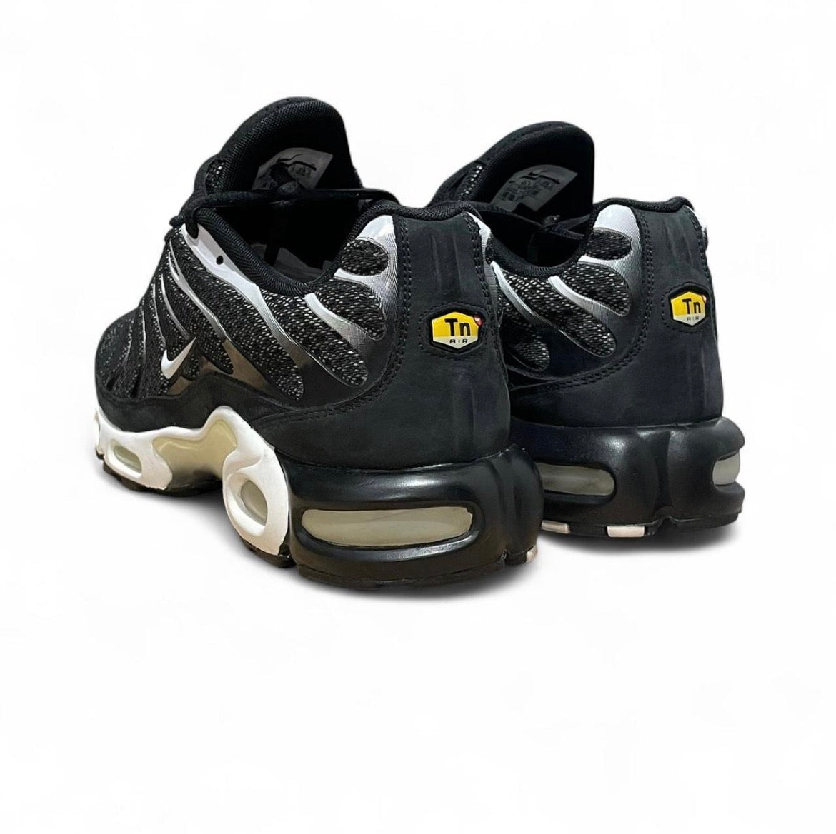 898018-001 Nike Air Max Plus TN ‘Black Sail’ (2017)