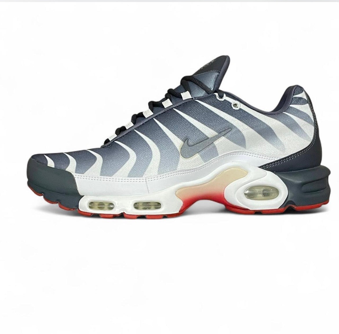 AQ0237-100 Nike Air Max Plus TN SE ‘Before The Bite’ (2018)