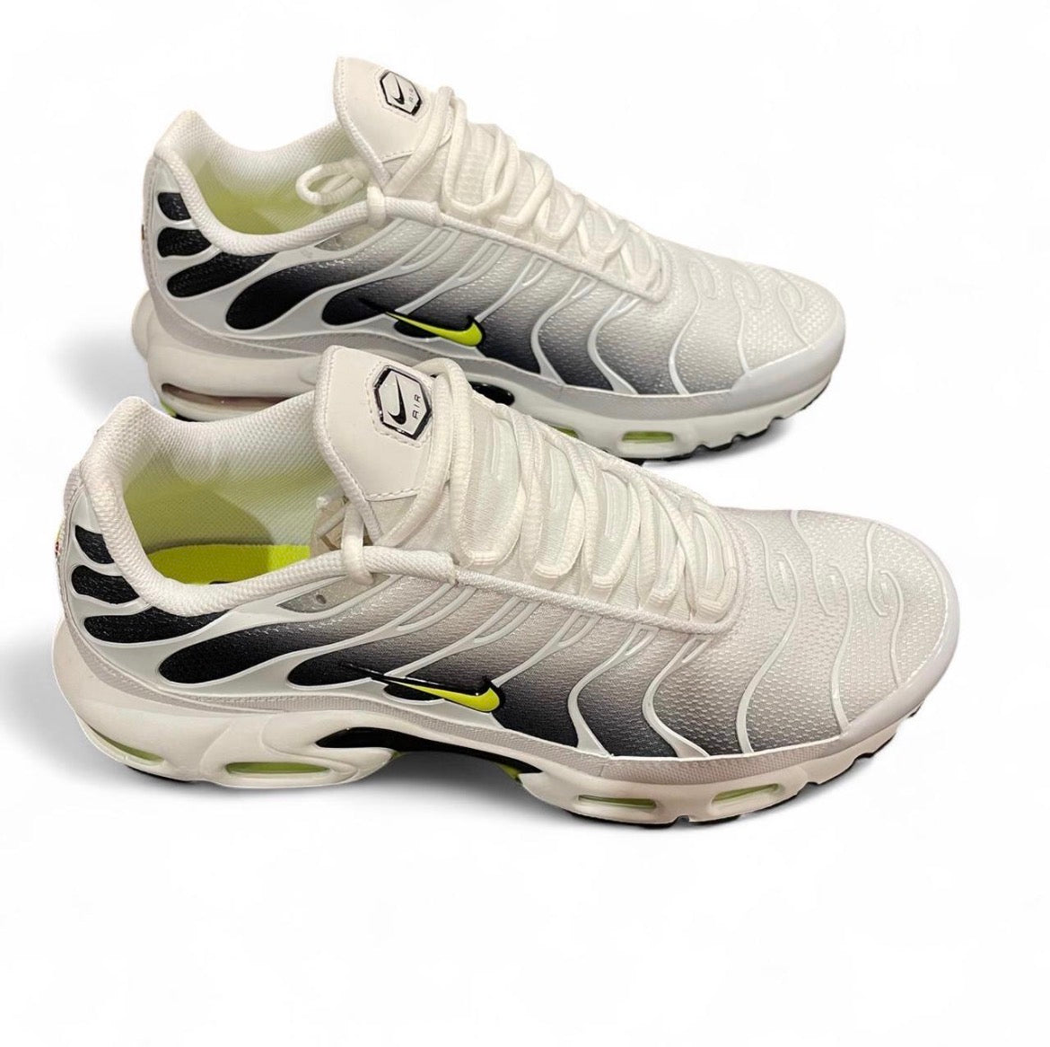 DM0032-103 Nike Air Max Plus TN ‘White Black Volt’ (2024)