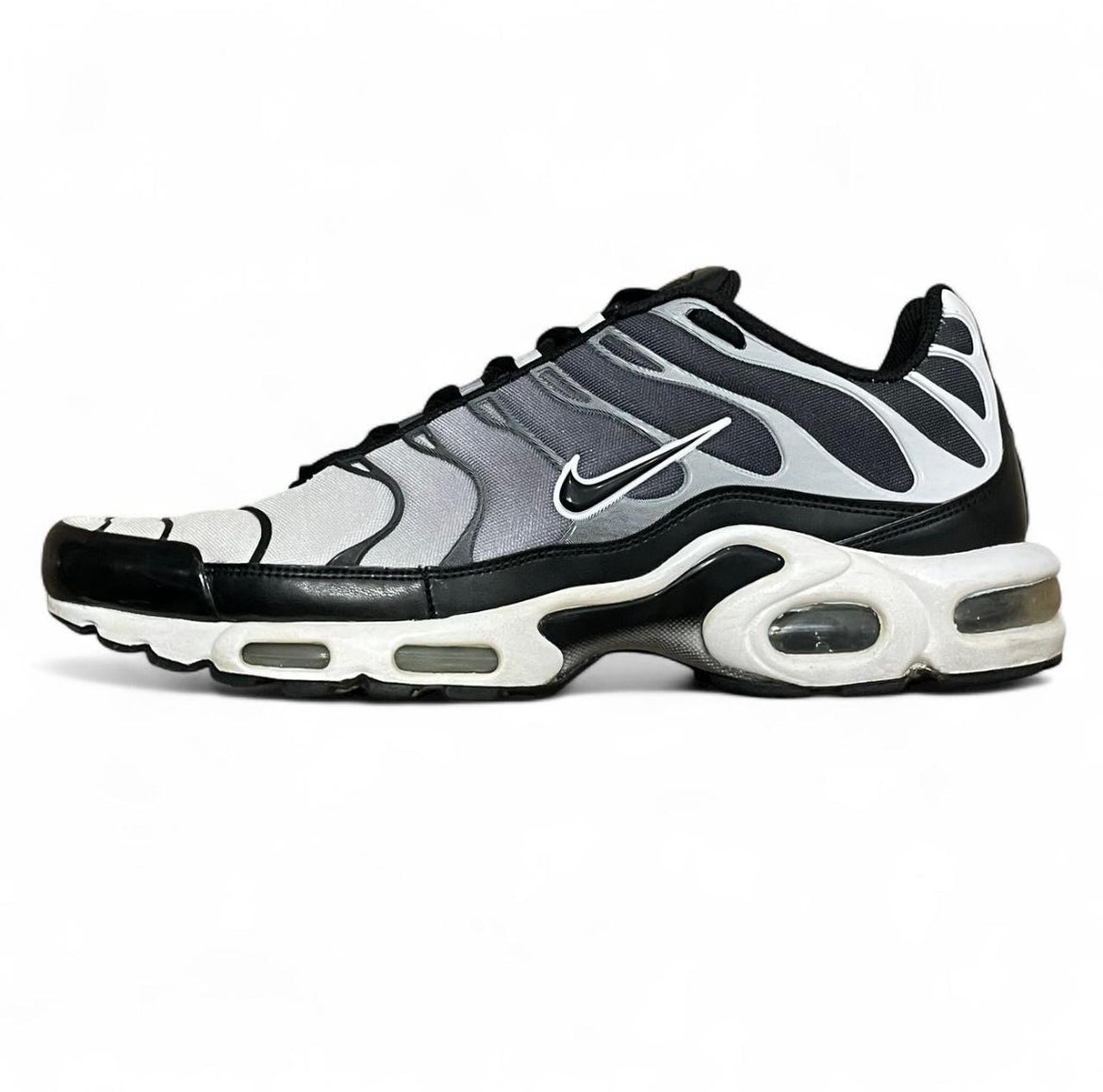 604133-110 Nike Air Max Plus TN ‘Fade Black’ (2009)