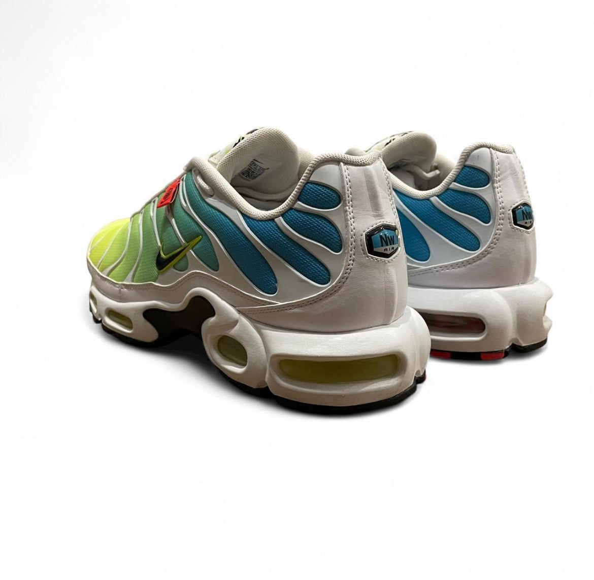 CK7291-100 Nike Air Max Plus TN ‘Worldwide’ (2020)