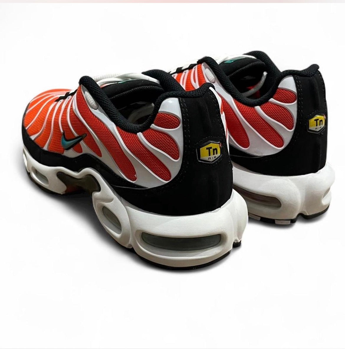 852630-801 Nike Air Max Plus TN ‘Team Orange Neptune Green’ (2018)