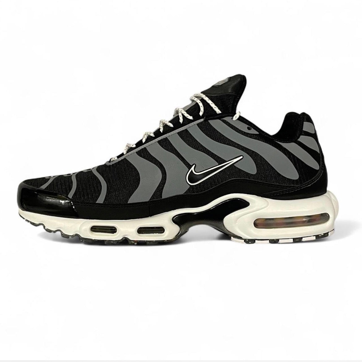DM2466-001 Nike Air Max Plus TN Grind ‘Dark Smoke Grey’ (2021)