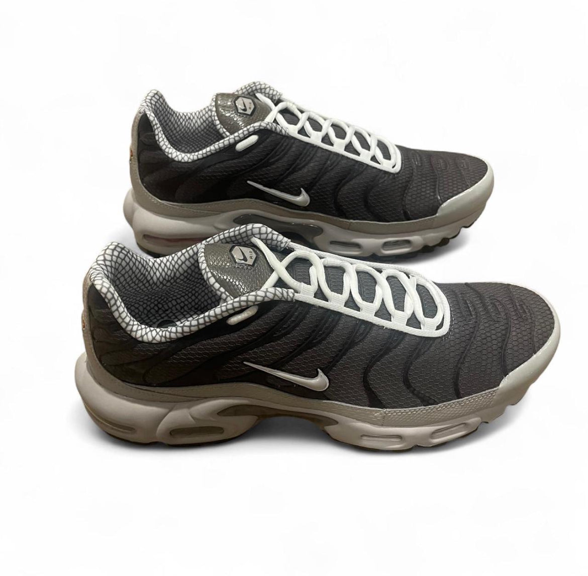 IB7679-200 Nike Air Max Plus TN ‘Year Of The Snake’ (2025)