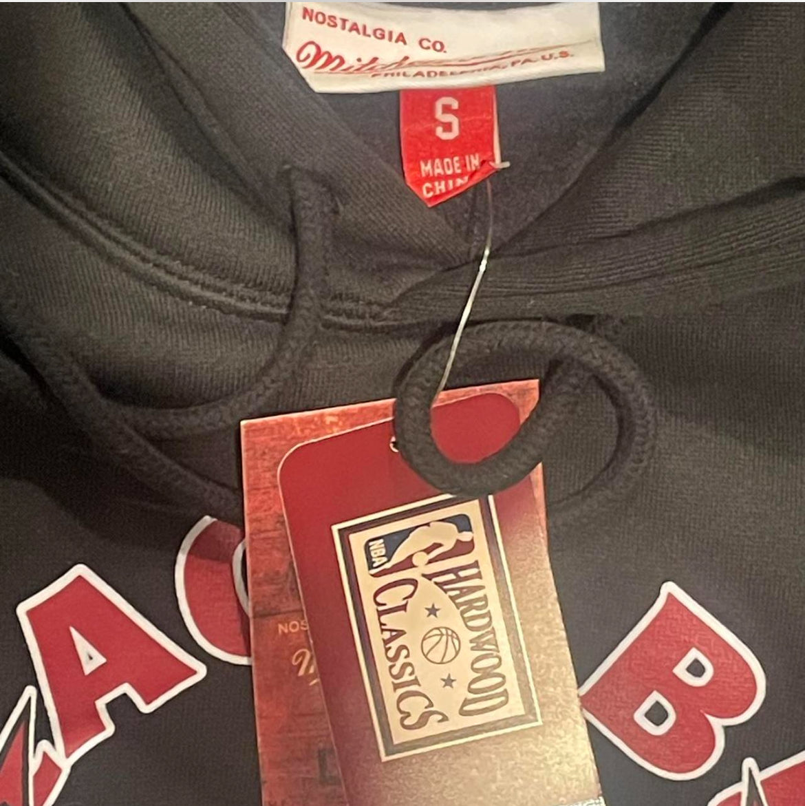 Mitchell & Ness Fleece Hoody ‘Chicago Bulls East. Conf. Champs 1998-Black’ (2024) MNCG2358