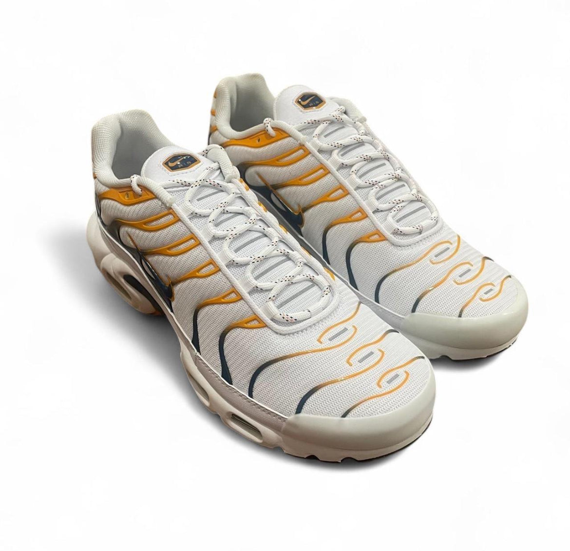 DV3507-100 Nike Air Max Plus TN  ‘Hiking Carabiner’ (2022)