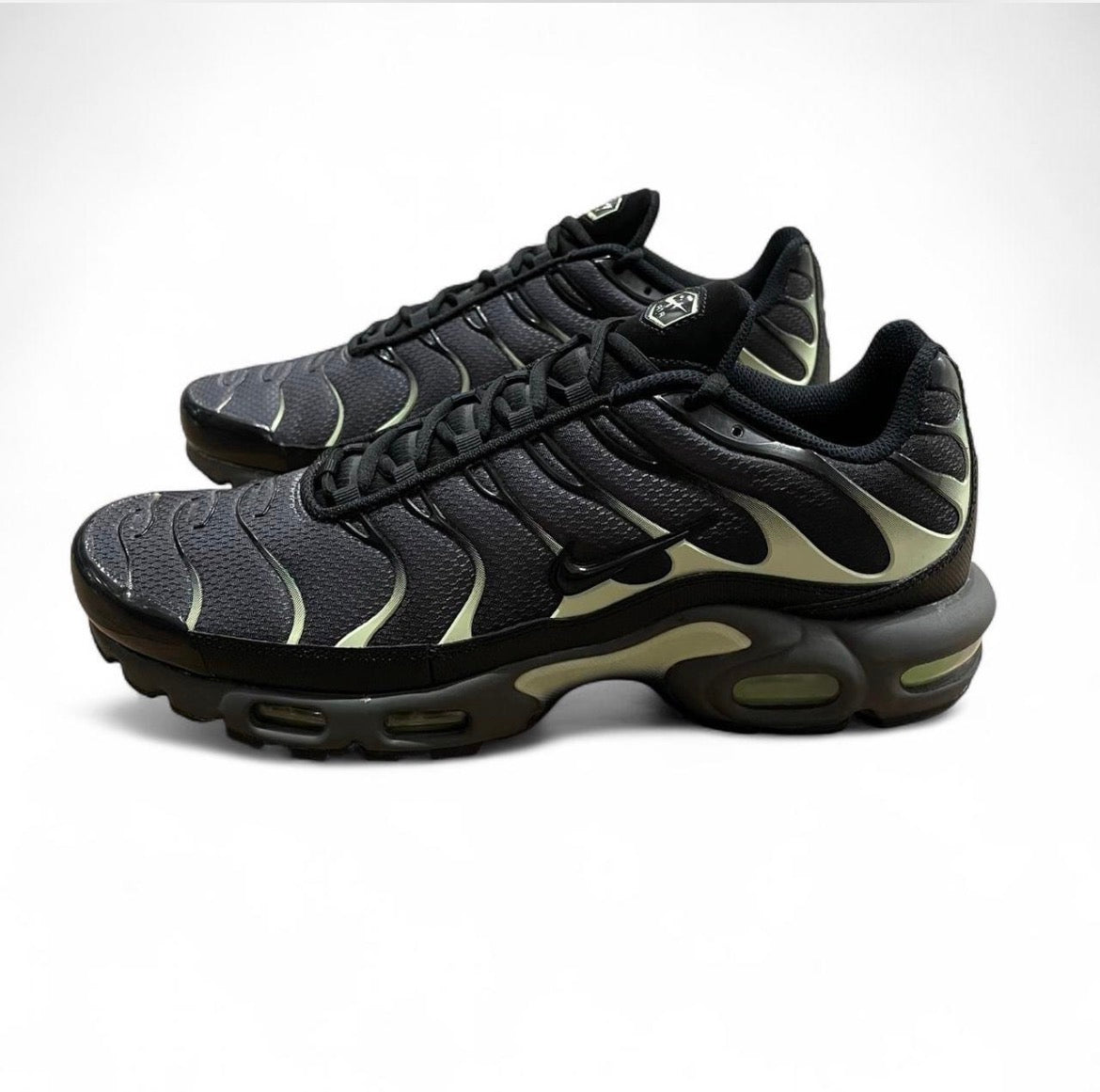 DM0032-035 Nike Air Max Plus TN ‘Iron Grey Light Liquid Lime Black’ (2026)