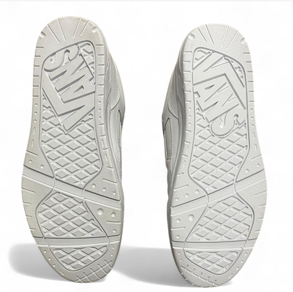 VN000D1HWWW Vans Upland ‘White’ (2024)
