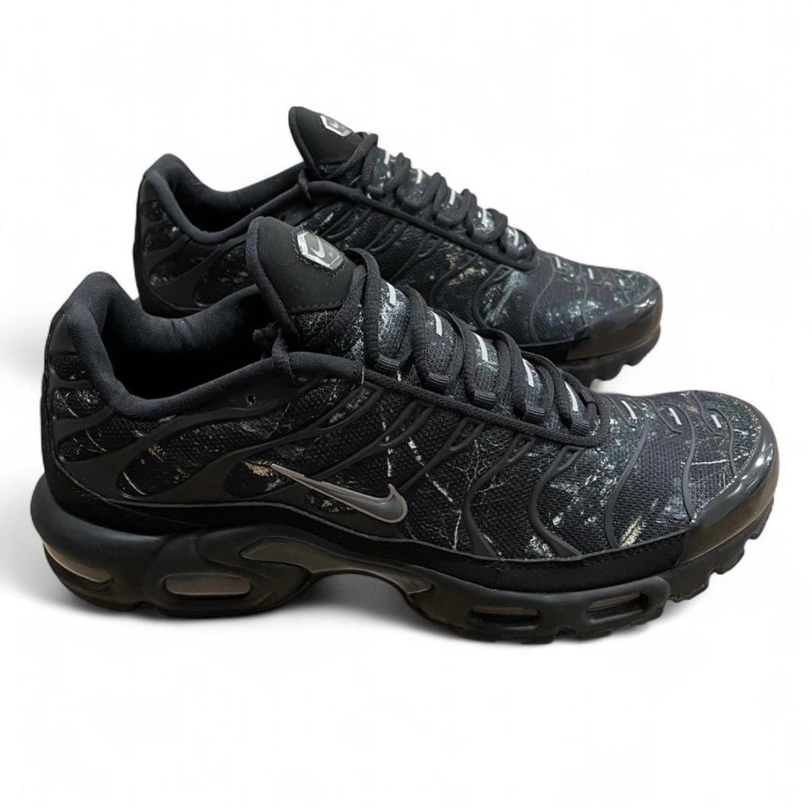 IQ0301-070 Nike Air Max Plus TN ‘Black Wood Camo’ (2026)