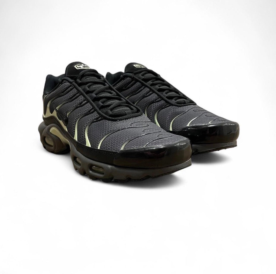 DM0032-035 Nike Air Max Plus TN ‘Iron Grey Light Liquid Lime Black’ (2026)