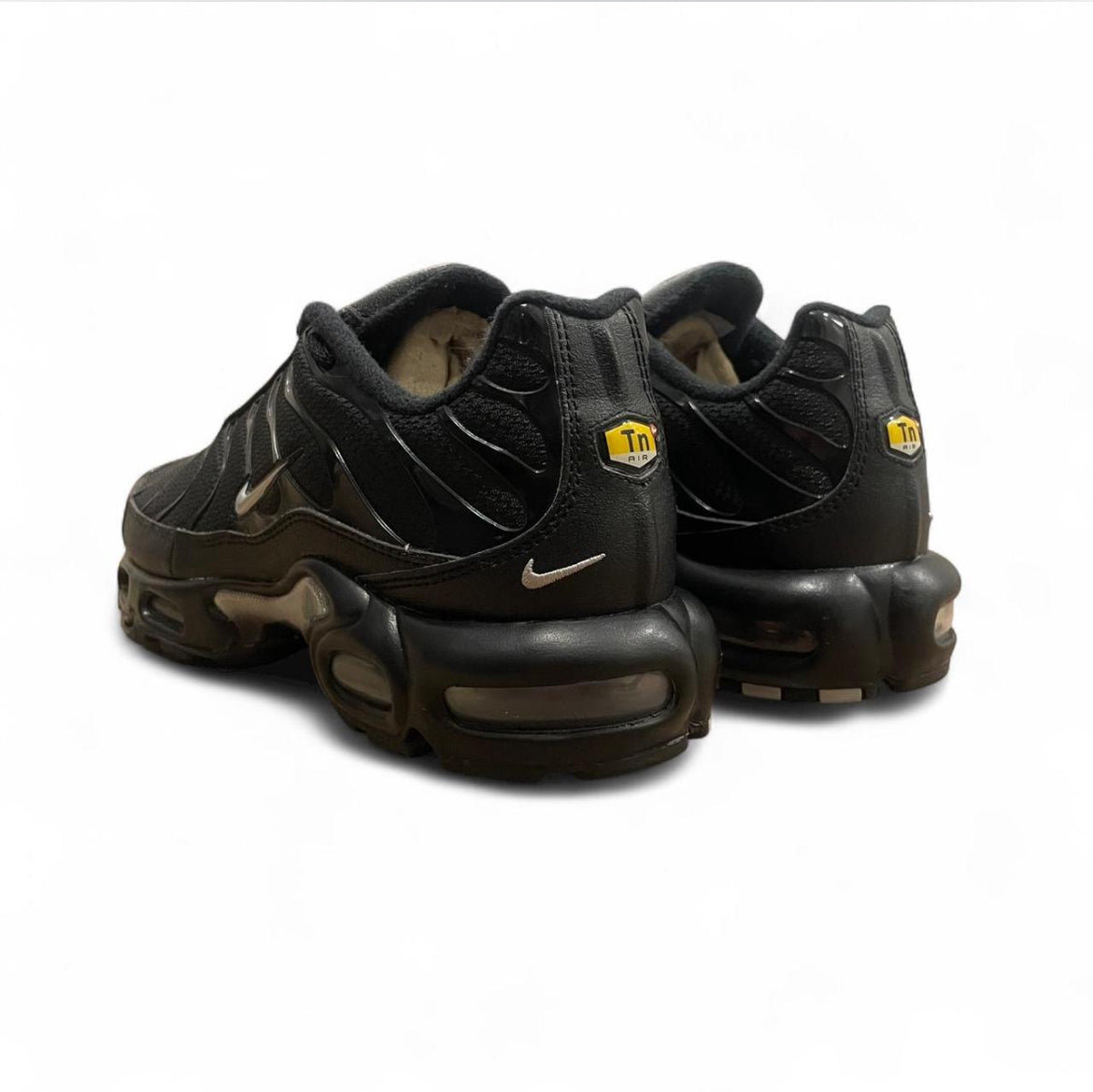 DX8971-001 Nike Air Max Plus TN ‘Mini Swoosh Black Silver’ (2022)