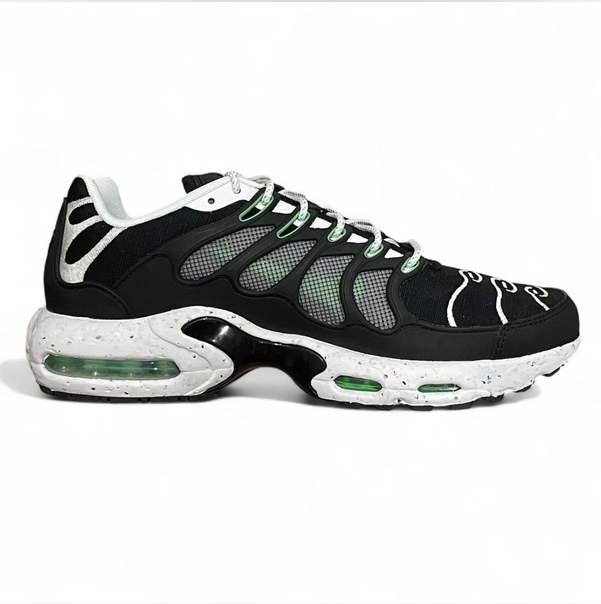 DV7513-003 Nike Air Max Terrascape Plus ‘Black Green Strike White’ (2023)
