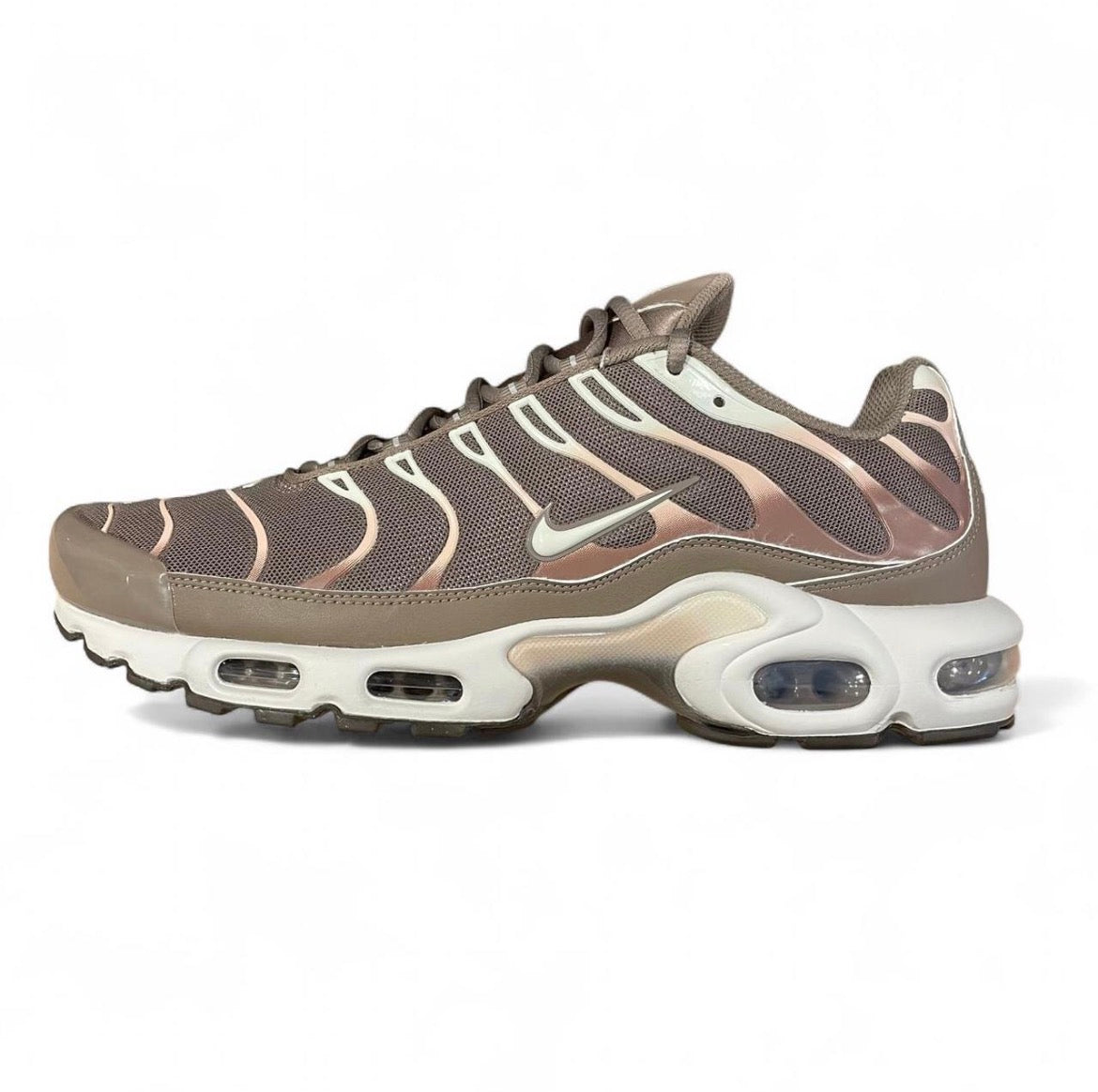 DZ3671-200 Nike Air Max Plus TN (Womens) ‘Mink Brown’ (2025)
