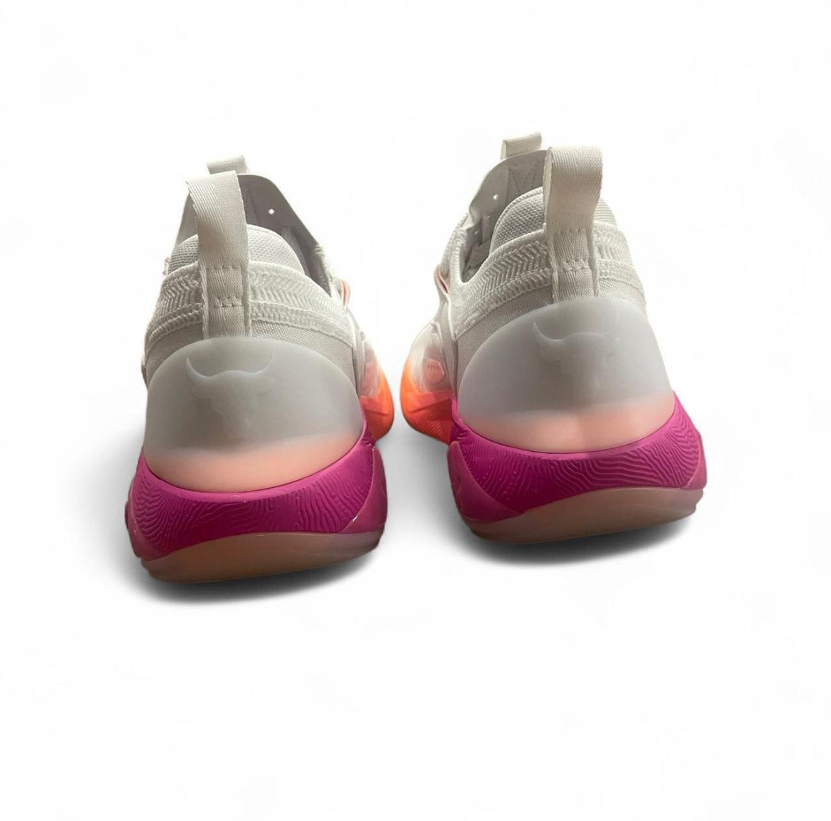 3027600-101 Under Armour Project Rock 7 ‘White Vivid Magenta’ (2024)