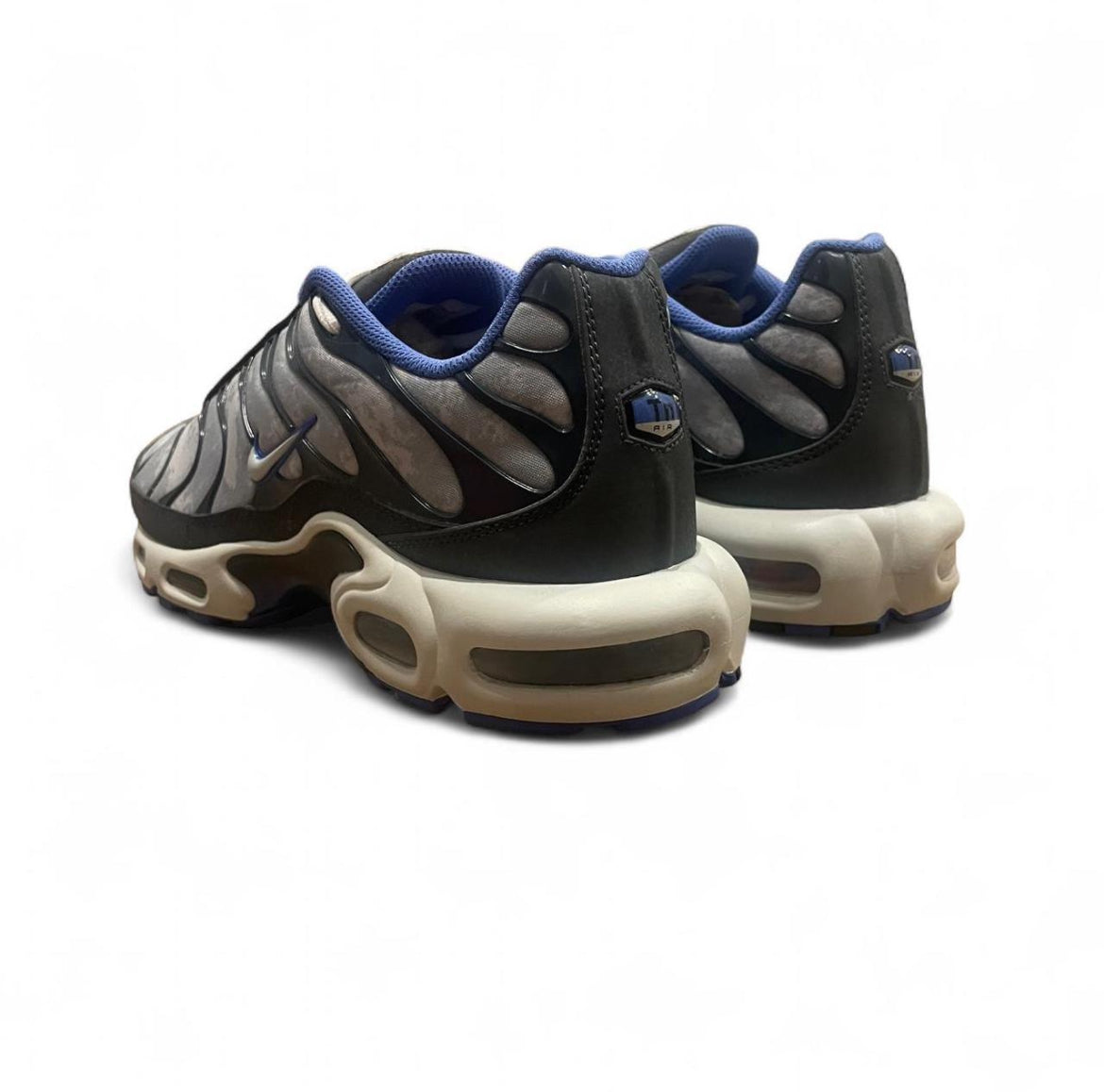 DQ3981-001 Nike Air Max Plus TN ‘Social F.C.’ (2022)