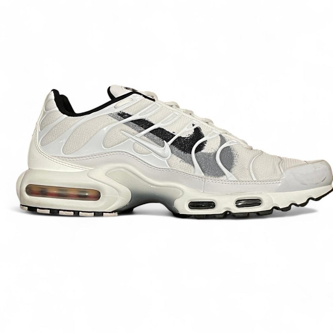 FD0658-100 Nike Air Max Plus TN ‘Spray Paint Swoosh’ (2022)