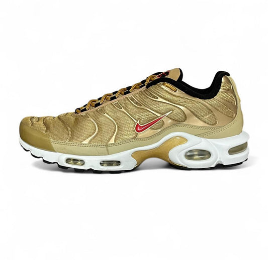 930827-700 Nike Air Max Plus TN ‘Metallic Gold’ (2017)