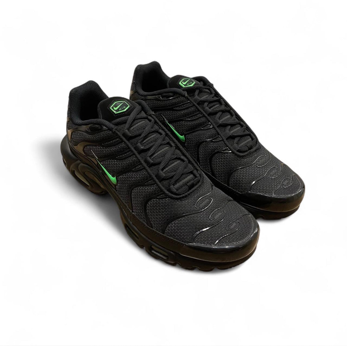 DM0032-024 Nike Air Max Plus TN ‘Green Strike’ (2025)
