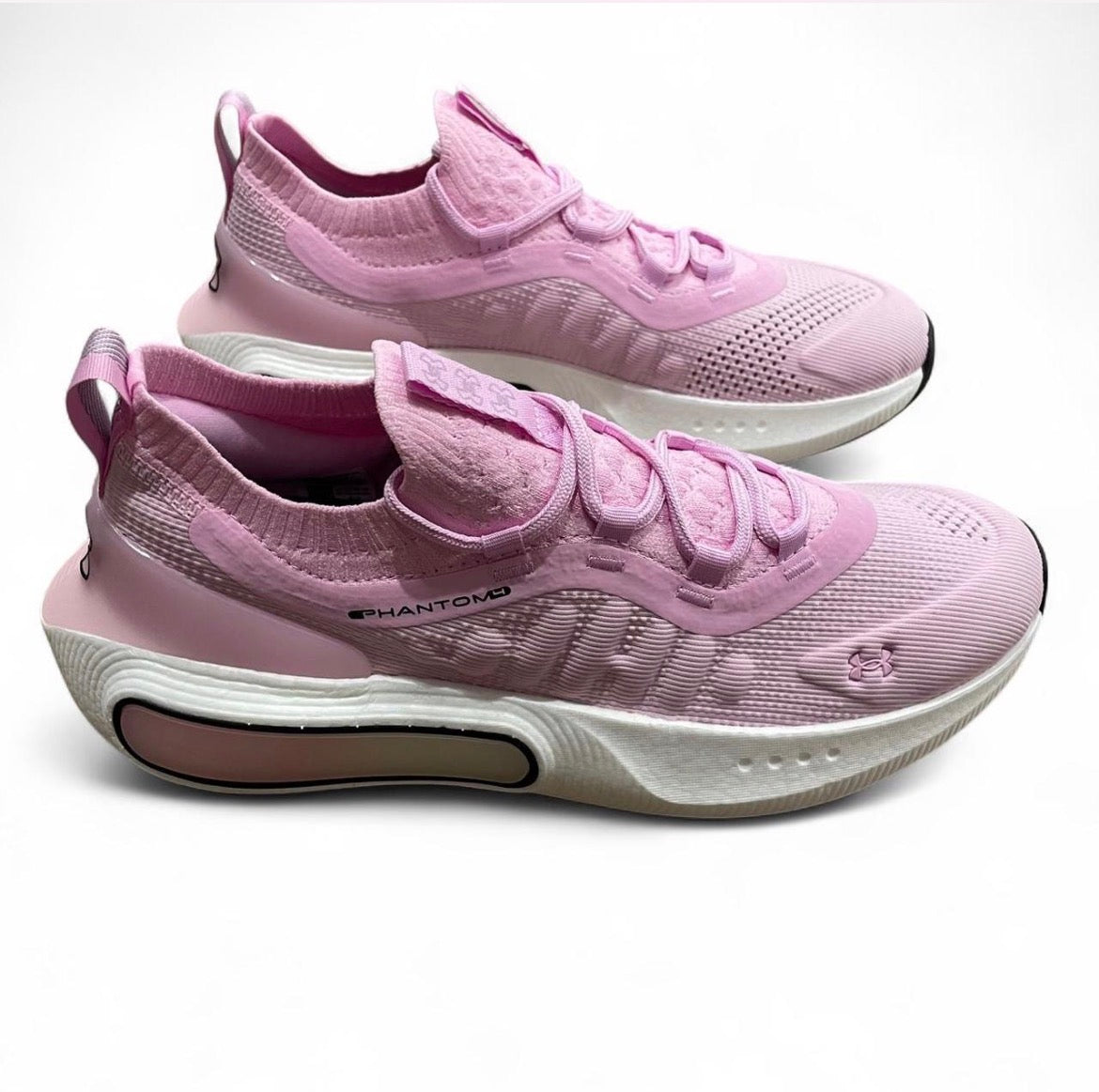 3027594-600 Under Armour HOVR Phantom 4 (Womens)
‘Stellar Pink’ (2024)