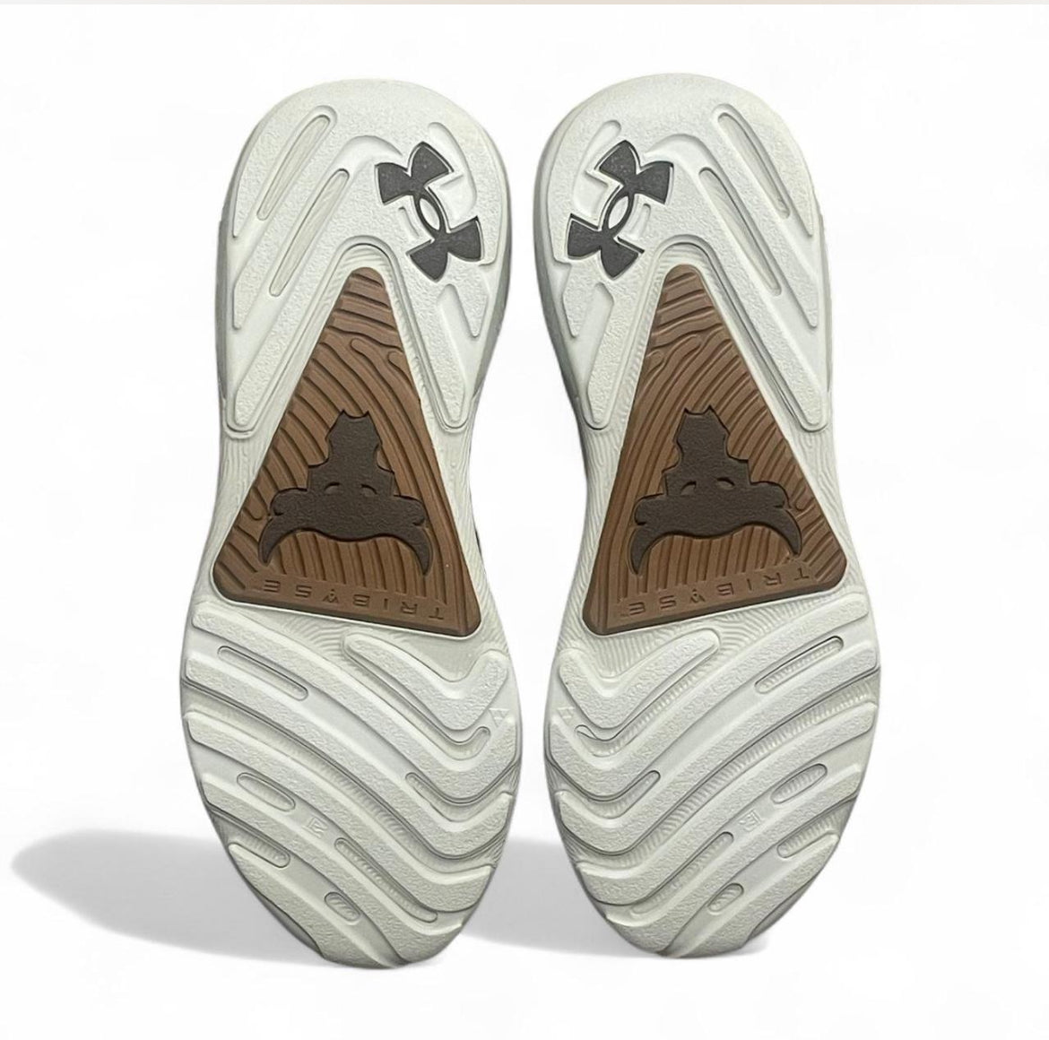 3027666-200 Under Armour Project Rock 7 LUXE ‘Tundra’ (2025)