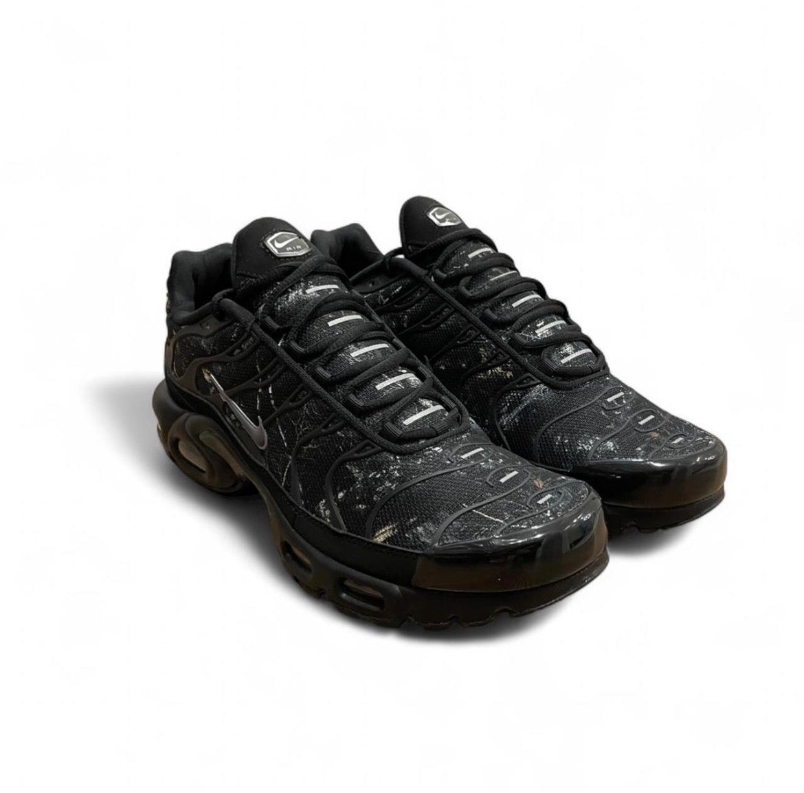 IQ0301-070 Nike Air Max Plus TN ‘Black Wood Camo’ (2026)