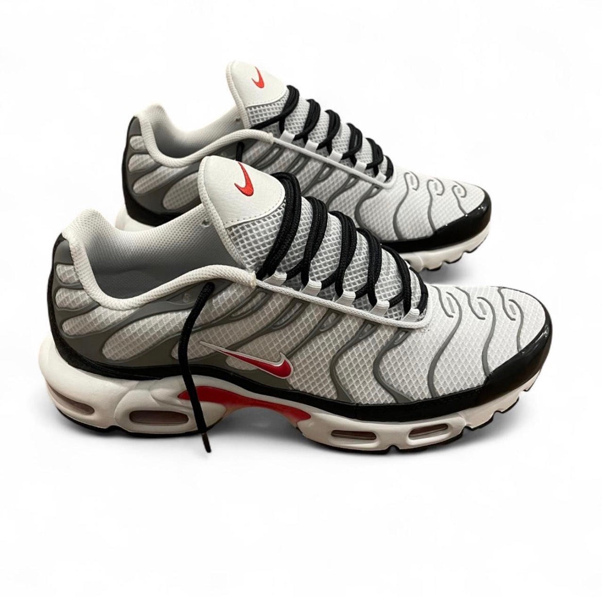 DM0032-002 Nike Air Max Plus TN ‘Photon Dust Varsity Red’ (2022)