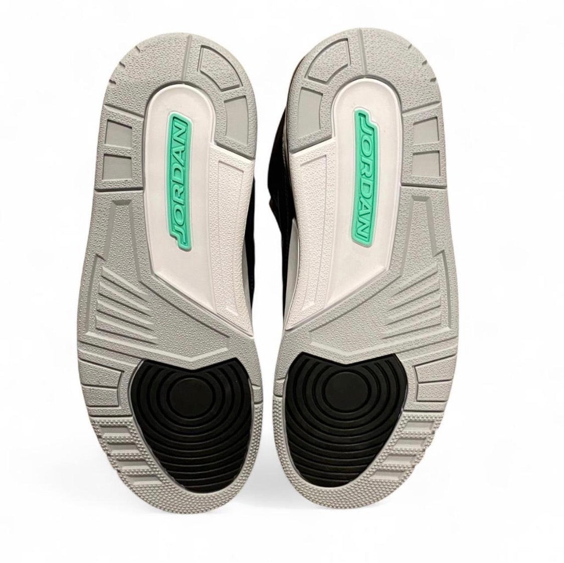 CT8532-031 Jordan 3 Retro ‘Green Glow’ (2024)