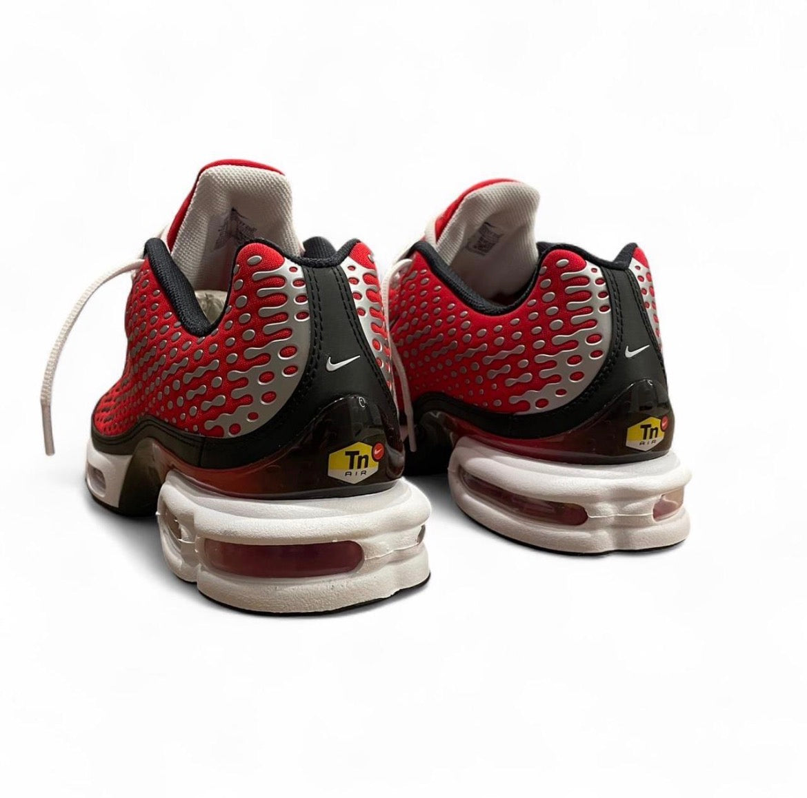 HQ2197-600 Nike Air Max Plus TN7 ‘University Red’ (2026)