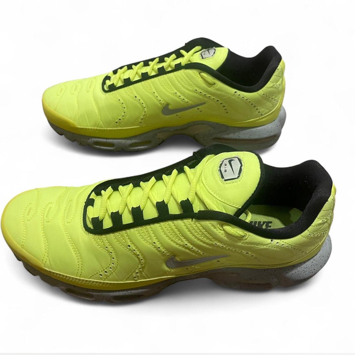 815994-700 Nike Air Max Plus TN ‘Full Volt’ (2018)