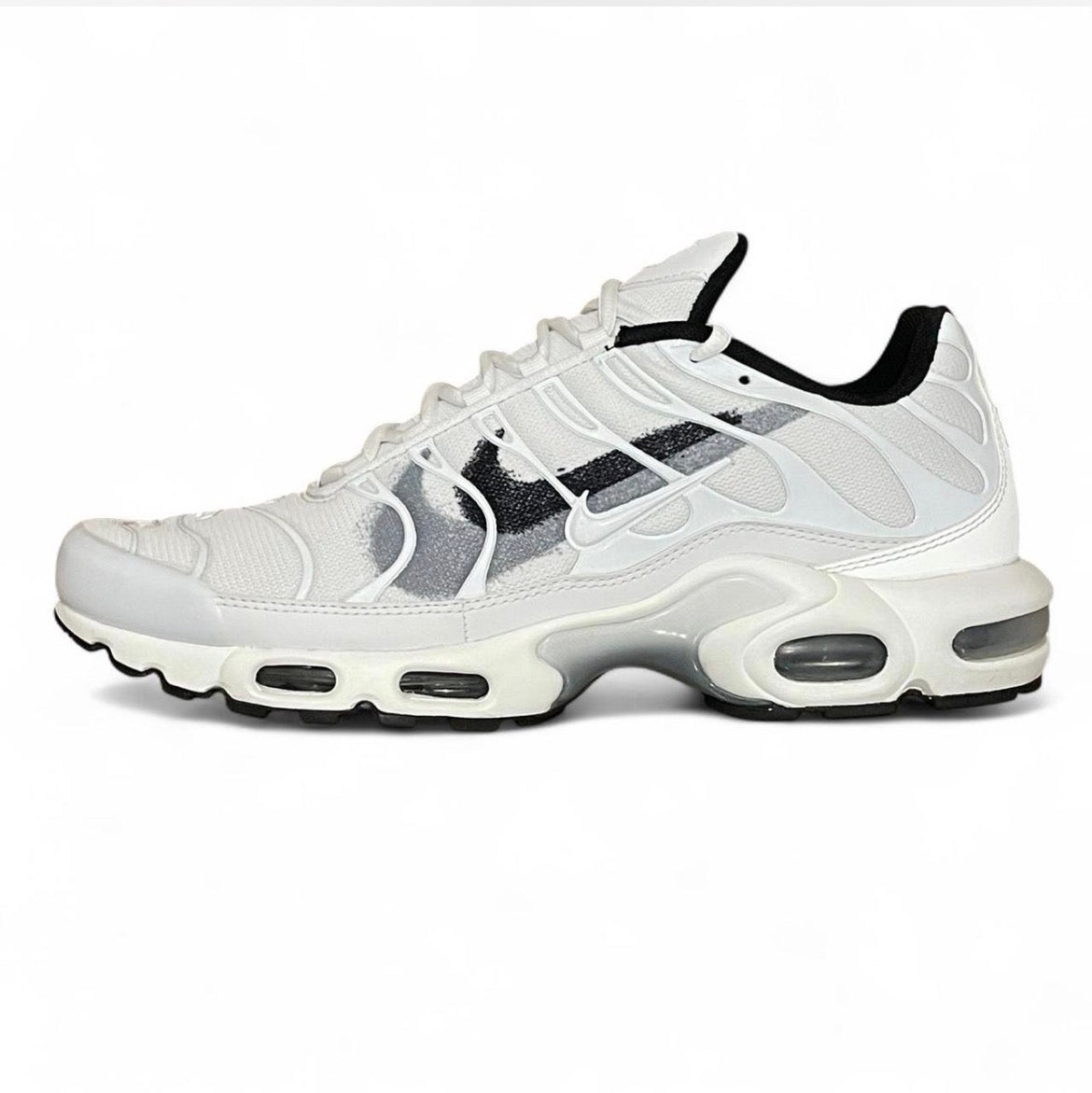 FD0658-100 Nike Air Max Plus TN ‘Spray Paint Swoosh’ (2022)