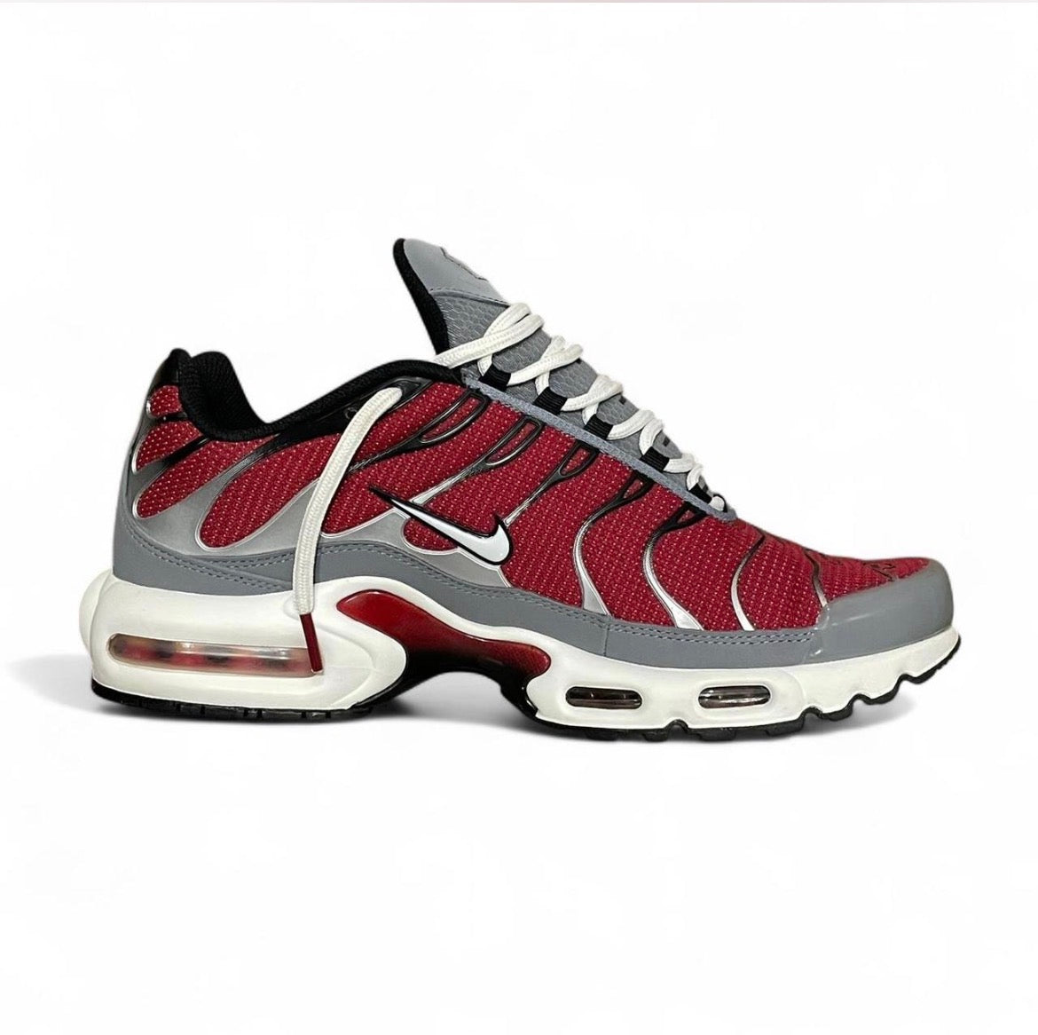 DQ3983-600 Nike Air Max Plus TN ‘Red Grey’ (2022)
