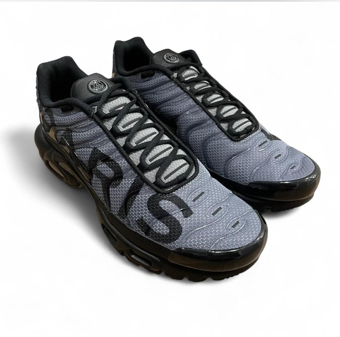 IB2253-001 Nike Air Max Plus TN PRM ‘PSG Paris Saint-Germaine Black Particle Grey’ (2025)