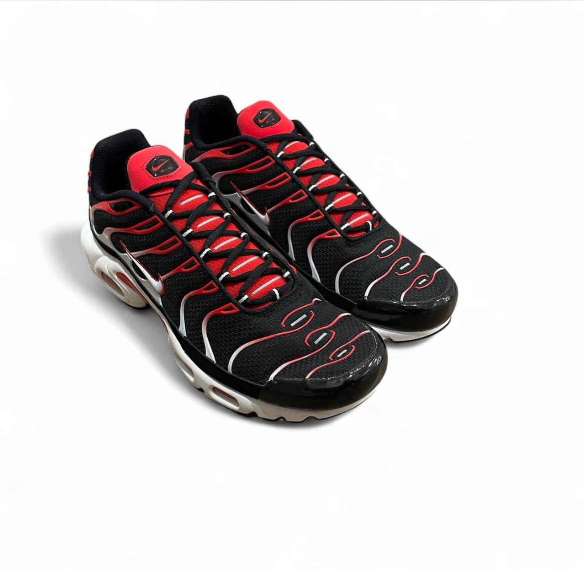 DM0032-004 Nike Air Max Plus TN
‘Black White University Red’ (2023)