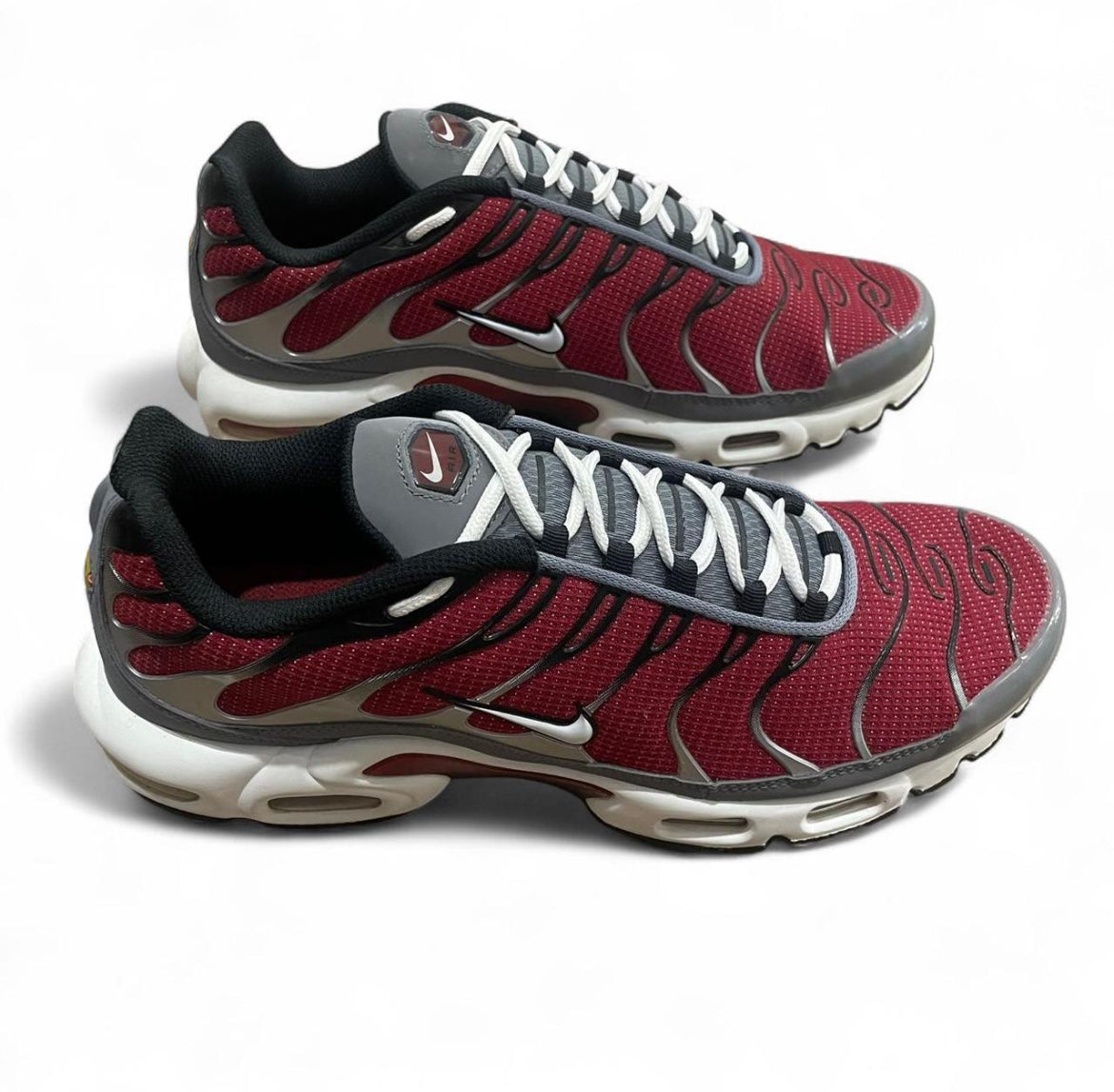 DQ3983-600 Nike Air Max Plus TN ‘Red Grey’ (2022)