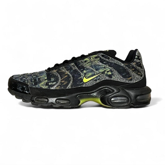 DM9554-001 Nike Air Max Plus ‘Sustainable Black Volt’ (2021)