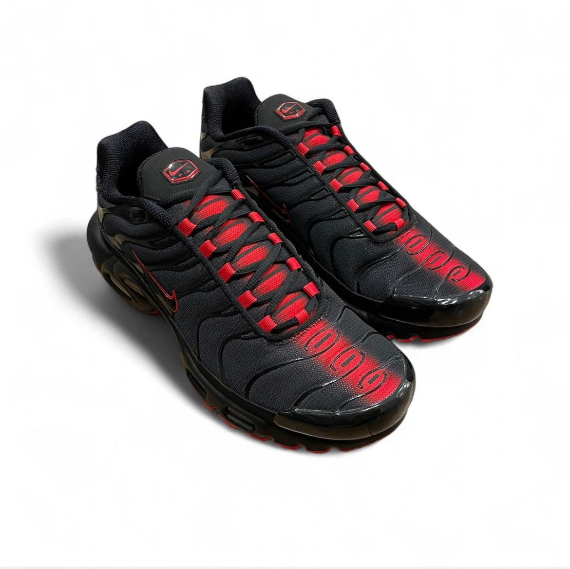 IM4868-010 Nike Air Max Plus TN ‘Black Red’ (2025)